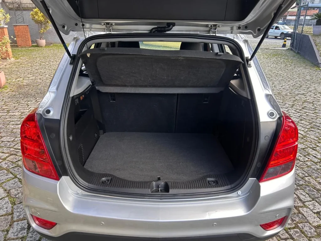 TRACKER LT 2018 2