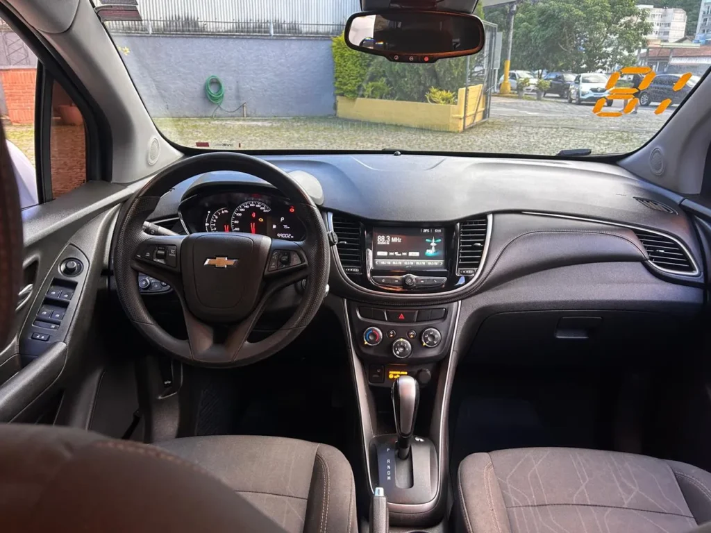 TRACKER LT 2018 5